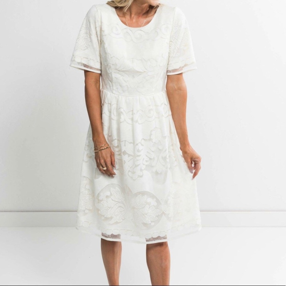 Elsie lace dress